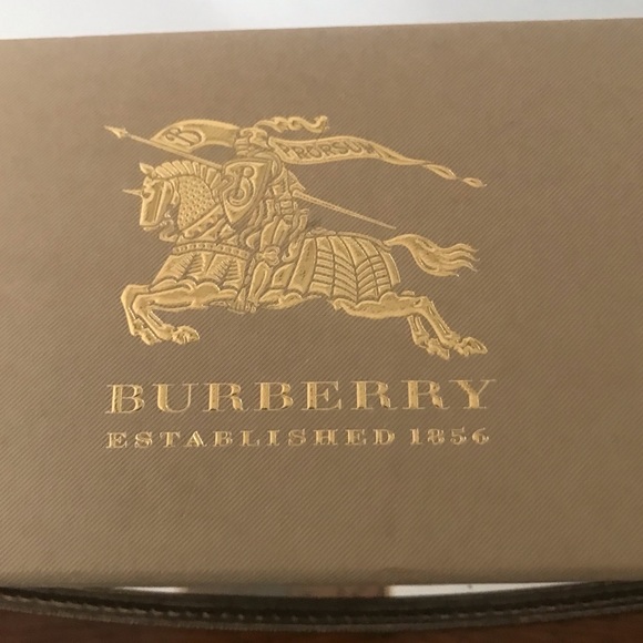 ✔️Authentic Burberry Eye Glasses 👓 - Picture 10 of 11